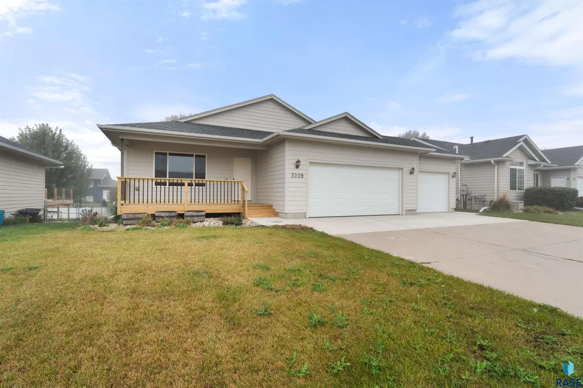5209 S Mayo Ave, Sioux Falls, SD 57106 - #1