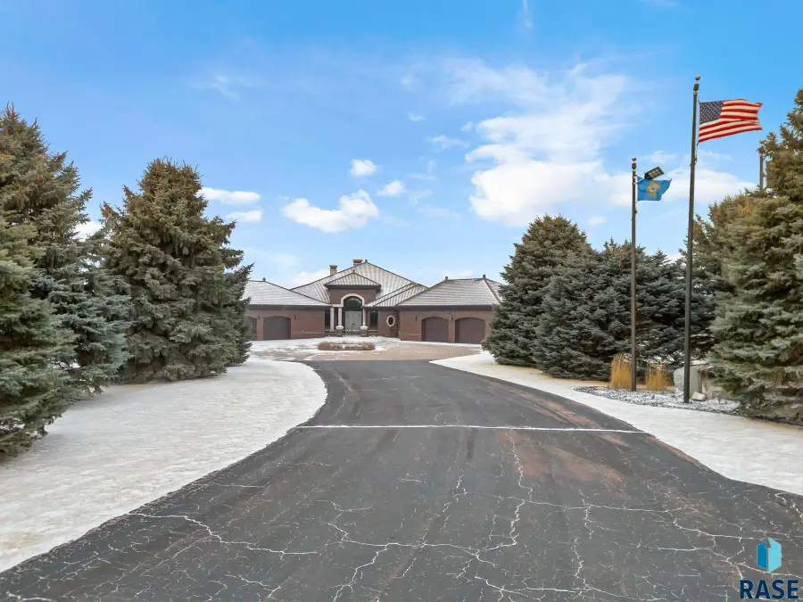 40580 250th St, Mitchell, SD 57301 - #3