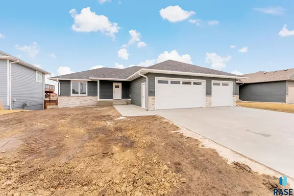 6629 E 49th St, Sioux Falls, SD 57110