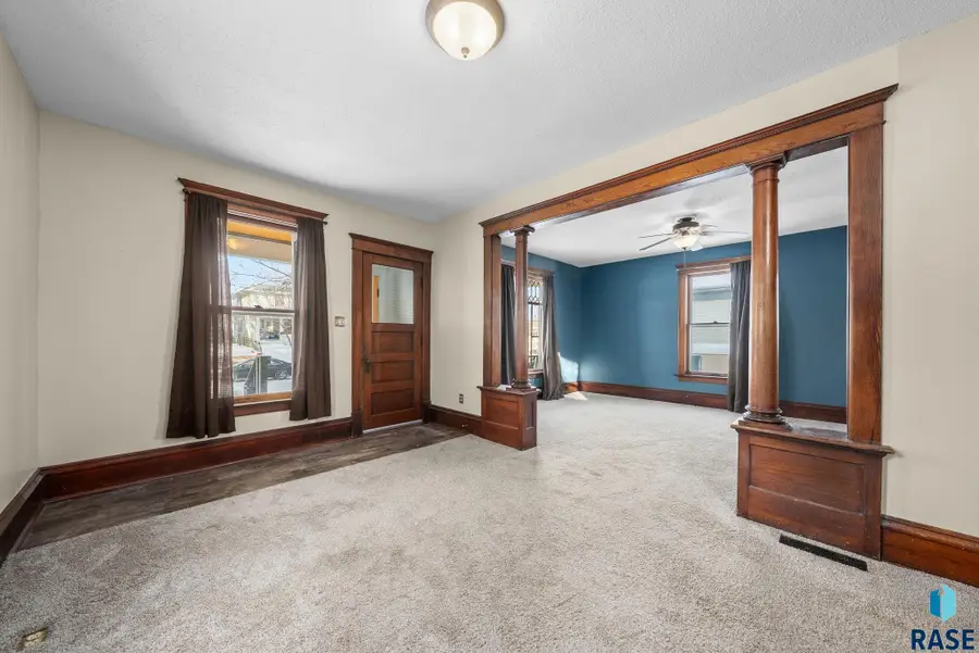 610 S 1st Ave, Sioux Falls, SD 57104 - #3