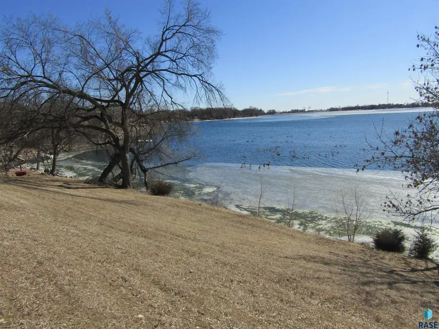 26520 N Shore Pl, Hartford, SD 57033 - #2