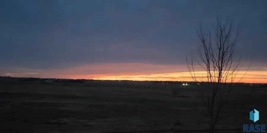 1305 S Gill Ave, Sioux Falls, SD 57106 - #2