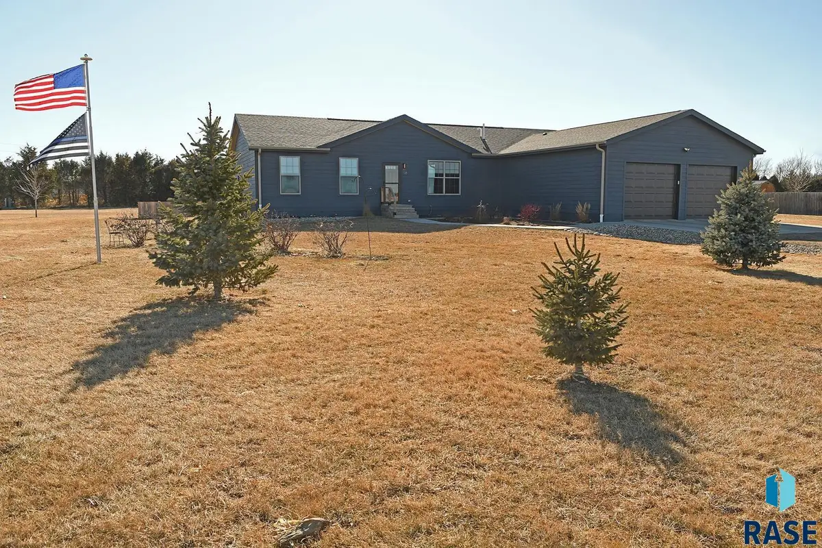 118 David Dr, Pukwana, SD 57370 - #1