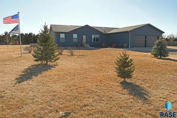 118 David Dr, Pukwana, SD 57370