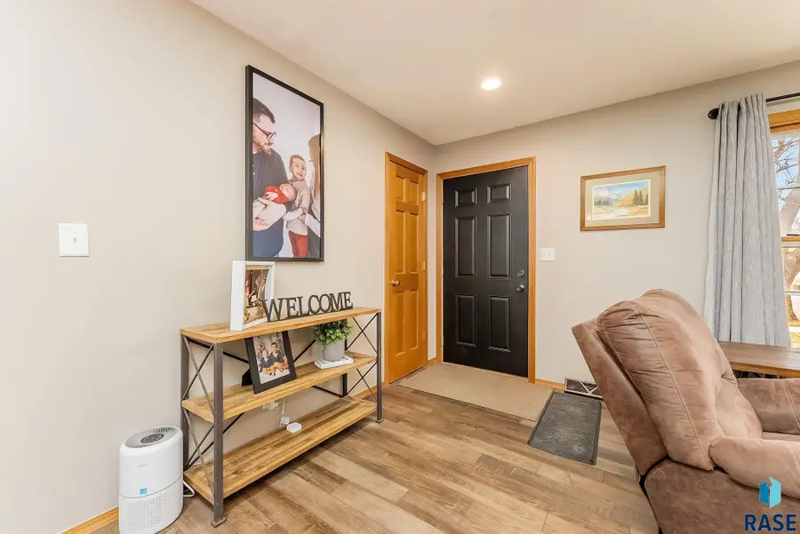 5104 W 38th St, Sioux Falls, SD 57106 - #2