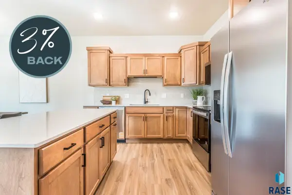 9207 W 43rd St, Sioux Falls, SD 57106