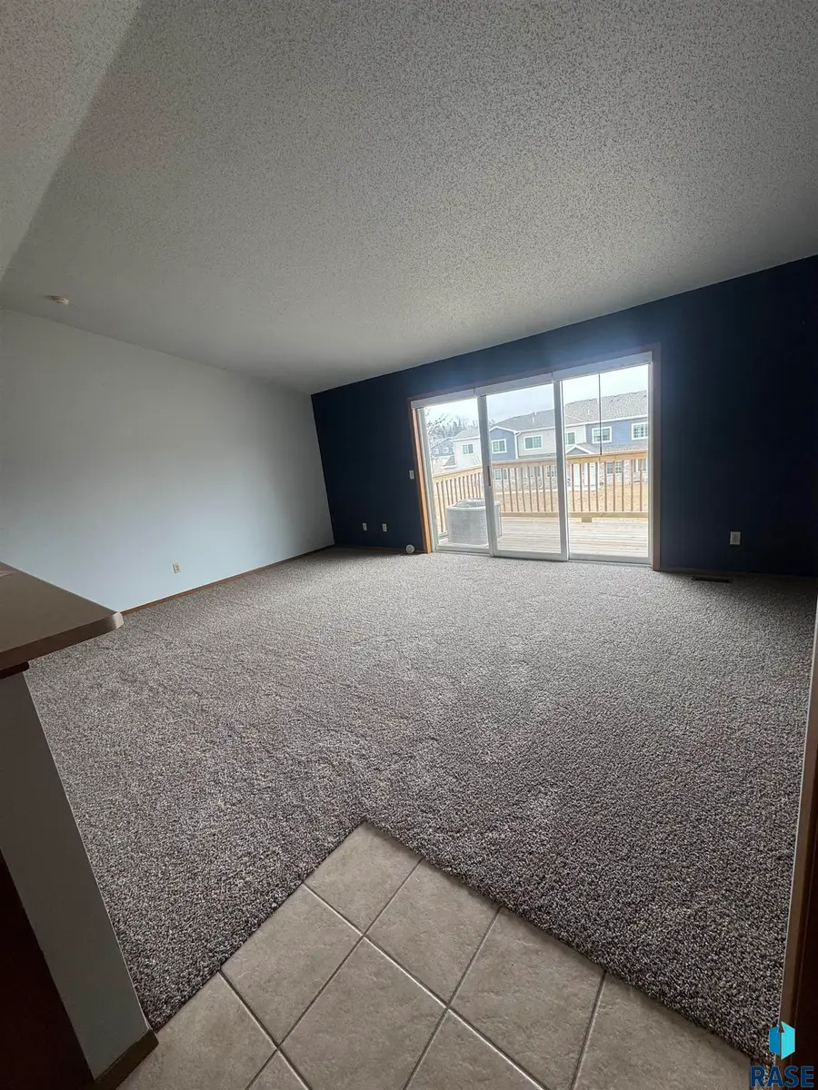 4620 E 3rd St #8, Sioux Falls, SD 57110 - #2