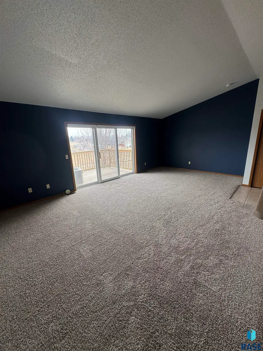 4620 E 3rd St #8, Sioux Falls, SD 57110 - #3