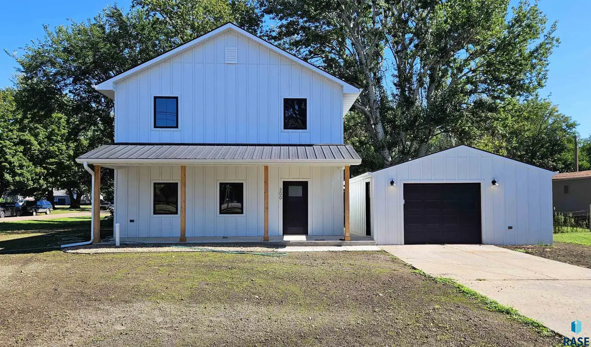 300 Iowa St, Centerville, SD 57014 - #1