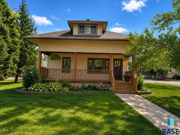 201 E 3rd St, Marion, SD 57043