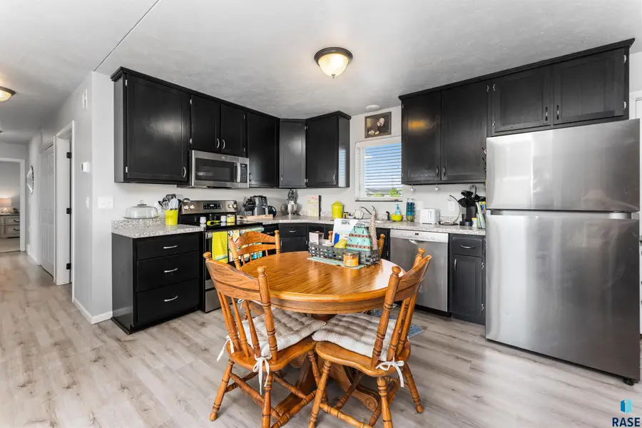 203 Cherry Ln, Chamberlain, SD 57325 - #2