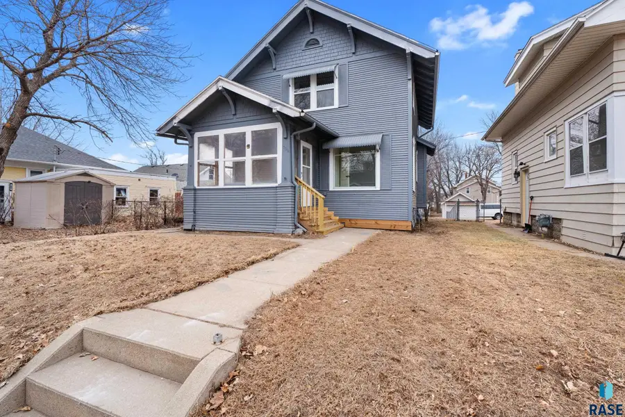 706 S Menlo Ave, Sioux Falls, SD 57104 - #2