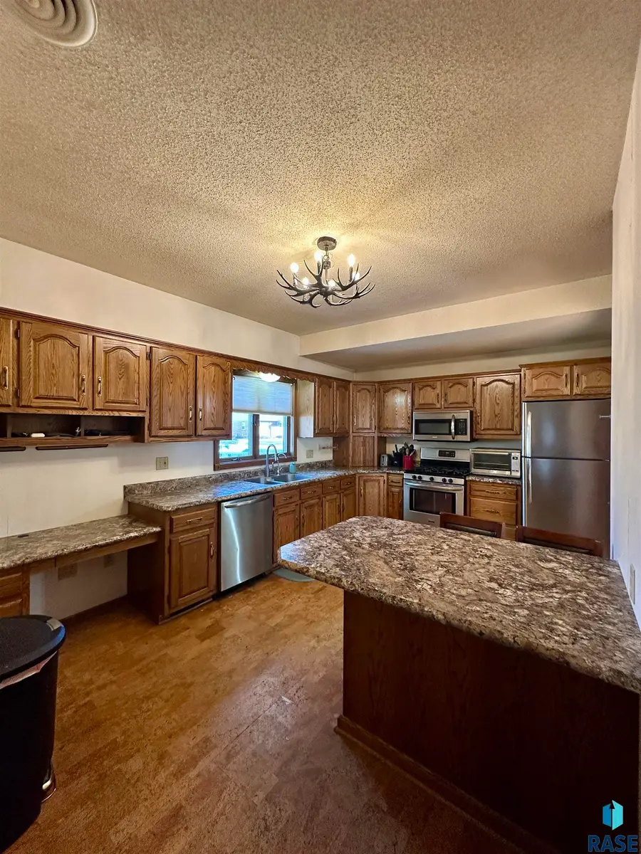 420 N Freeman Ave, Luverne, MN 56156 - #3