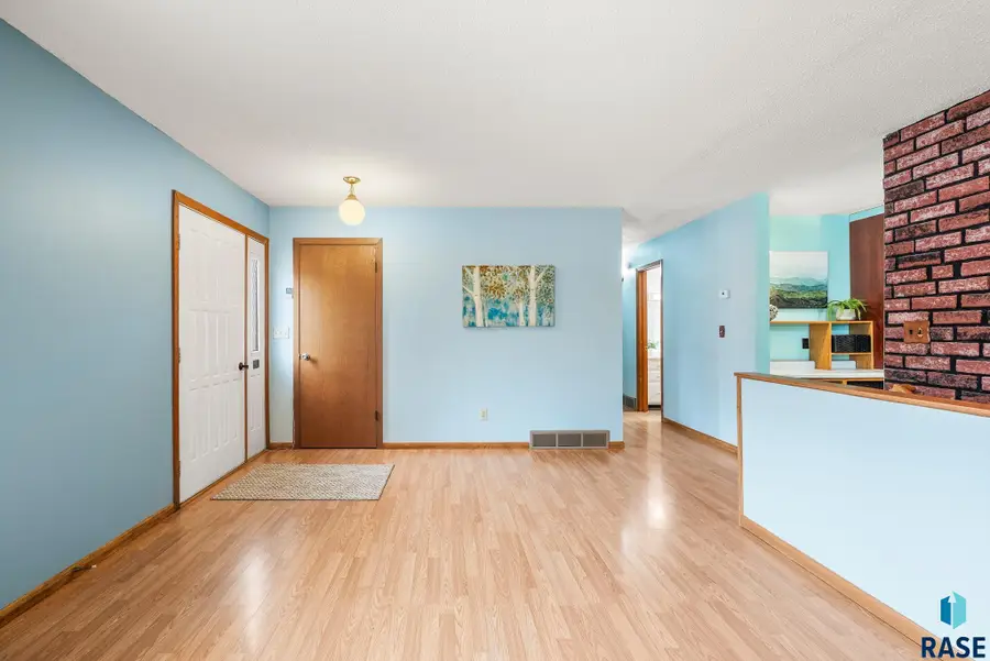 6305 W Westview Rd, Sioux Falls, SD 57107 - #2