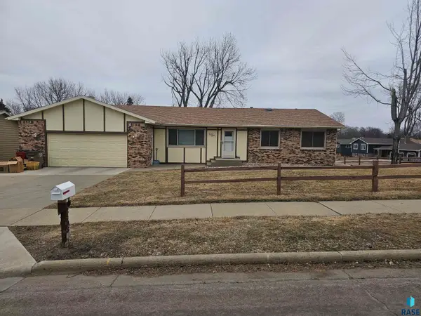 2408 S Valley View Rd, Sioux Falls, SD 57106