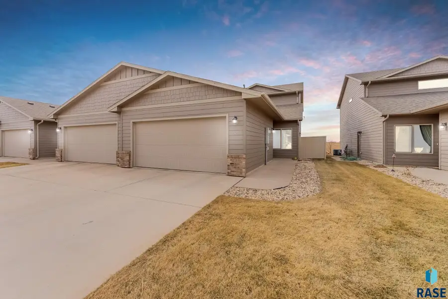 7121 S Bridger Pl, Sioux Falls, SD 57108 - #3