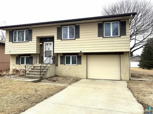 600 W 9th Ave, Lennox, SD 57039