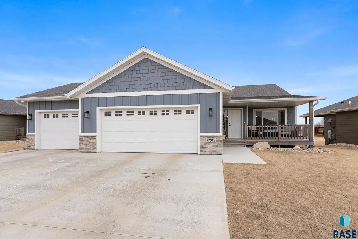 6205 S Dublin Ave, Sioux Falls, SD 57106 - #1