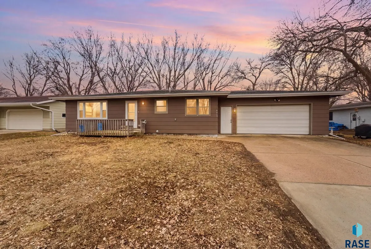 1916 E Sylvan Cir, Brandon, SD 57005 - #1