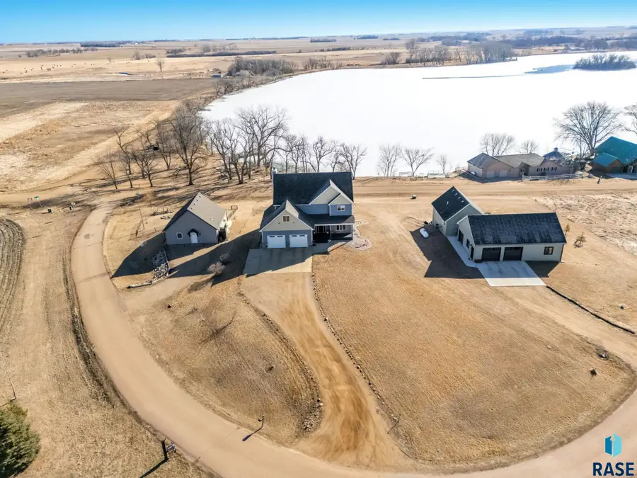 101 Lakeview Dr, Hurley, SD 57036 - #3