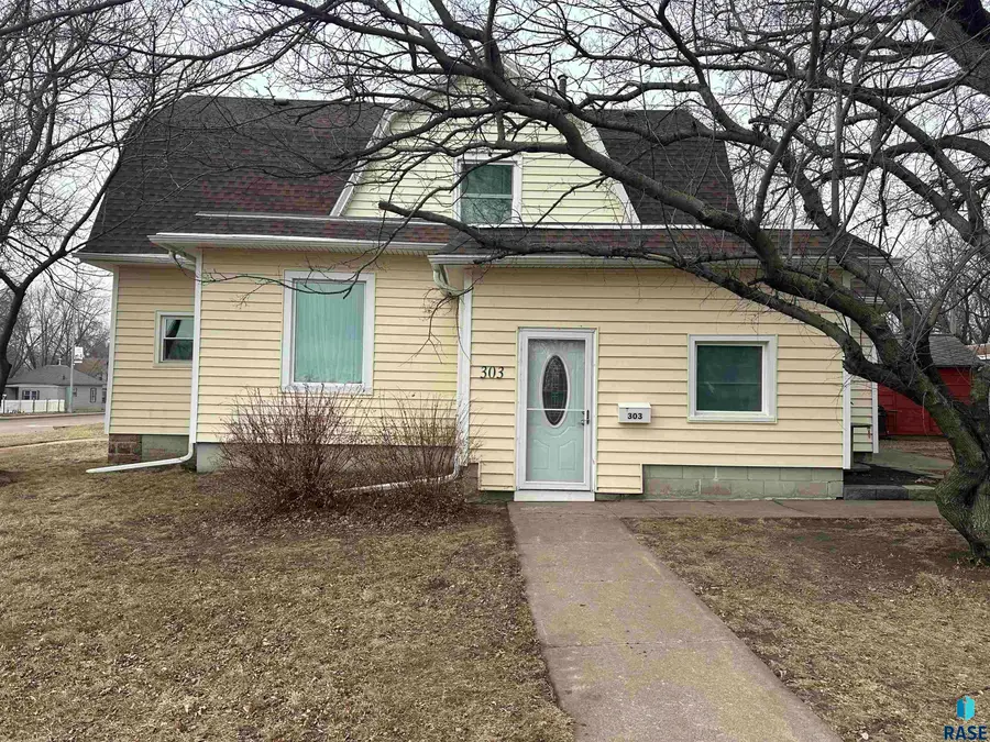 303 N Liberty Ave, Madison, SD 57042 - #2