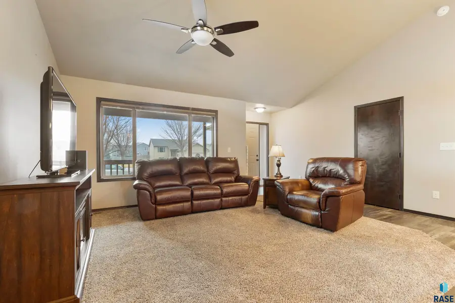 5801 W Bream Ct, Sioux Falls, SD 57107 - #2