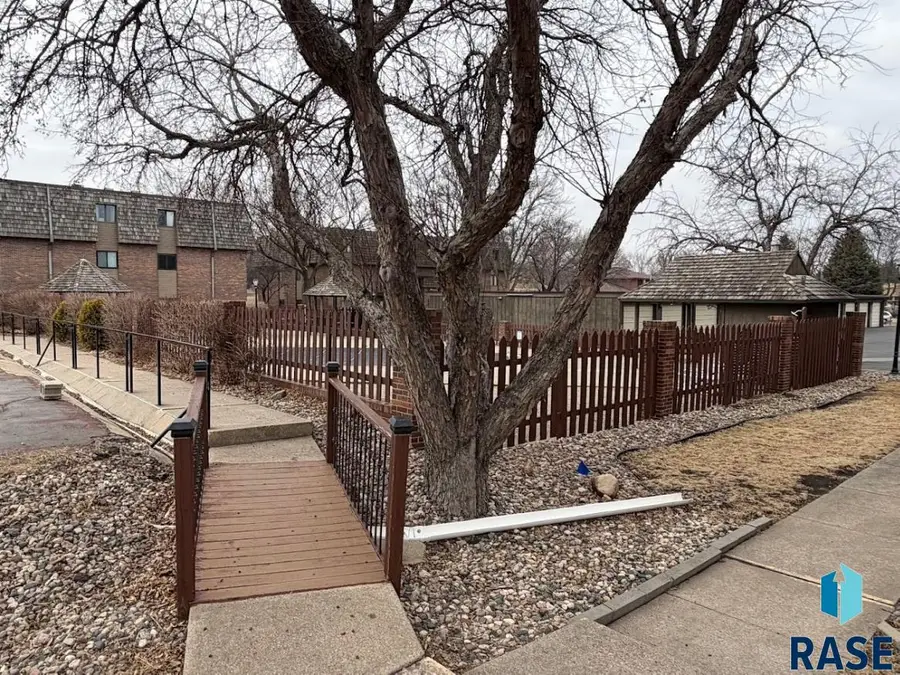 3544 S Gateway Blvd #104, Sioux Falls, SD 57106 - #2