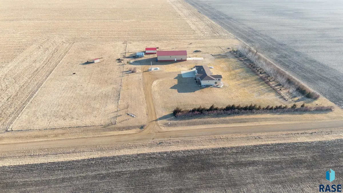 44453 262nd St, Canistota, SD 57012 - #1