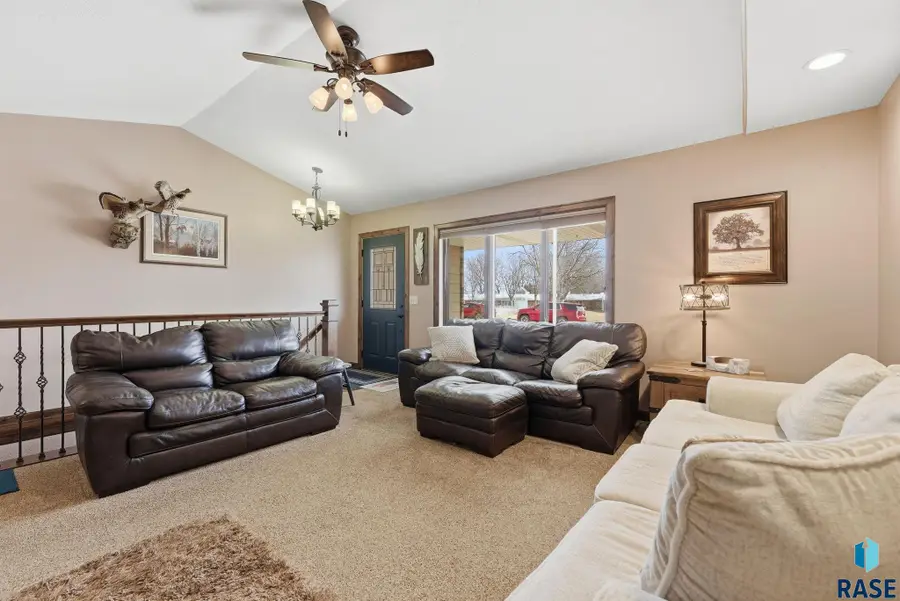 1307 Clark Ave, Dell Rapids, SD 57022 - #2