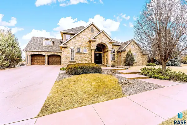 217 W 77th St, Sioux Falls, SD 57108