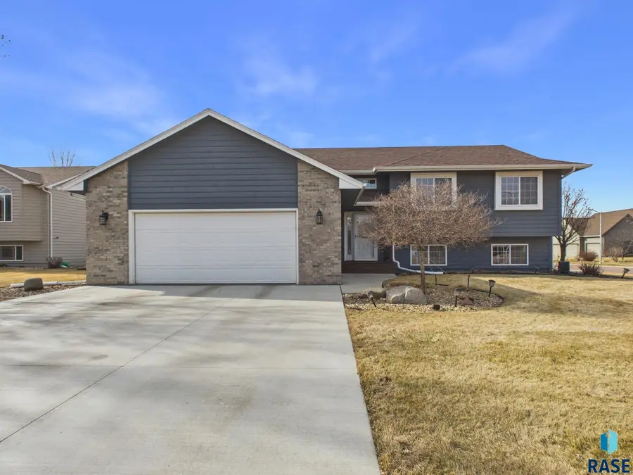 5301 S Lewis Ave, Sioux Falls, SD 57108 - #2