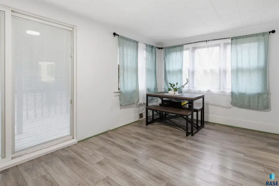 204 E 5th St, Alcester, SD 57001 - #3