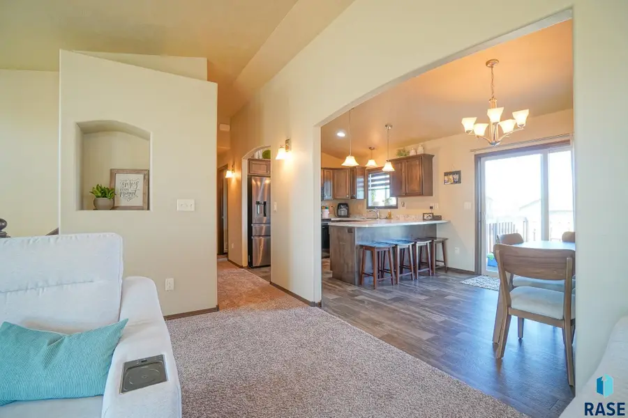 3504 E Chatham St, Sioux Falls, SD 57108 - #3