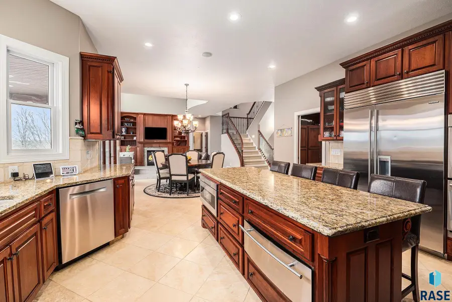 2212 W Cherrywood Cir, Sioux Falls, SD 57108 - #2