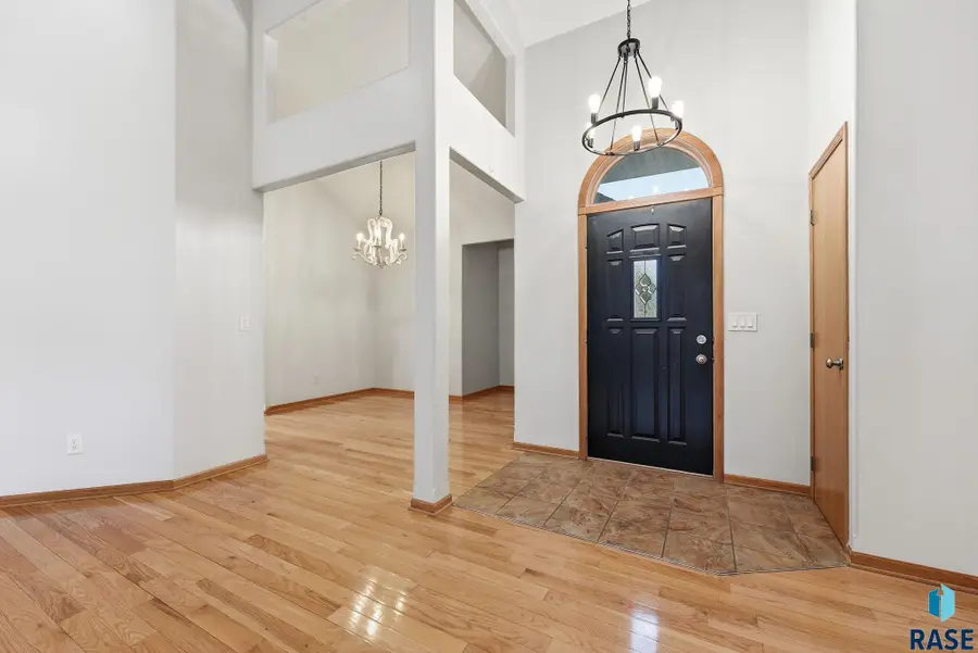 7505 W 15th St, Sioux Falls, SD 57106 - #2