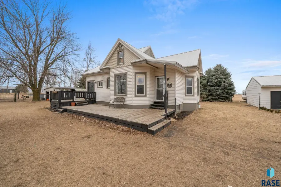 300 W Industrial Rd, Wentworth, SD 57075 - #2