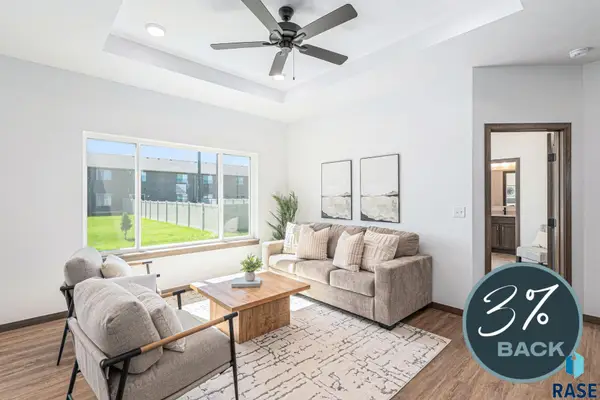 9204 W Counsel St, Sioux Falls, SD 57106