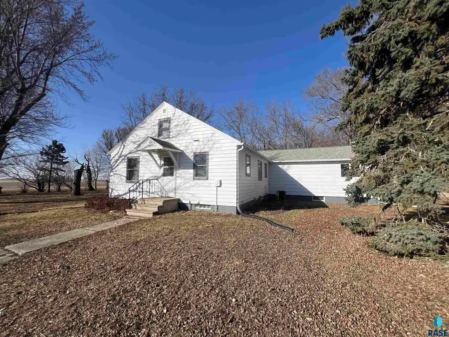 1665 31st St, Ellsworth, MN 56129 - #2