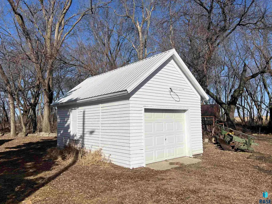 1665 31st St, Ellsworth, MN 56129 - #3