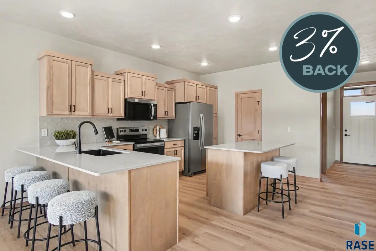 9213 W 43rd St, Sioux Falls, SD 57106 - #1