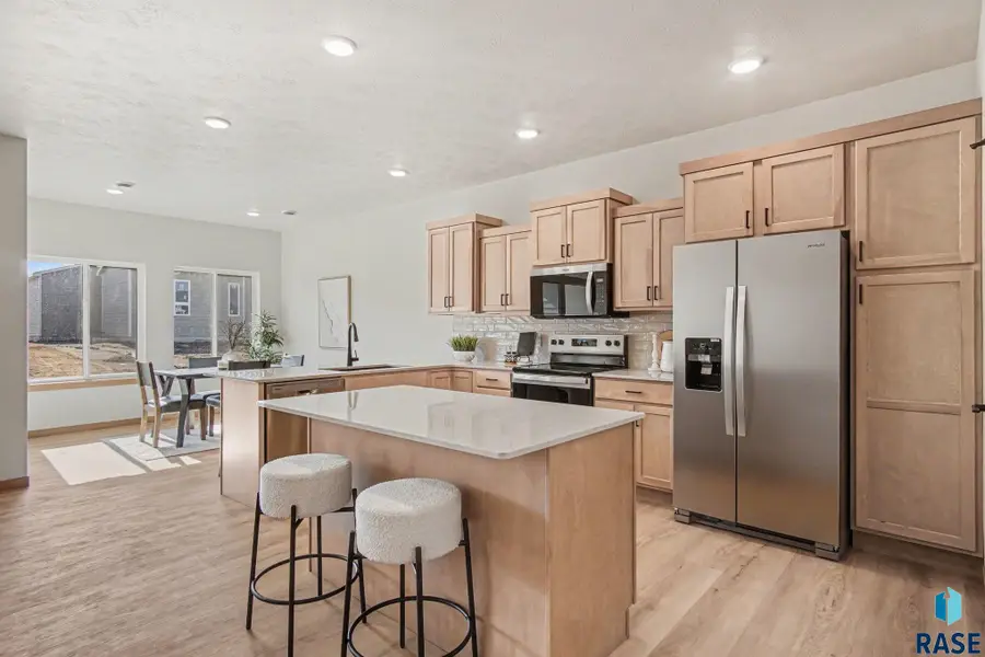 9213 W 43rd St, Sioux Falls, SD 57106 - #3