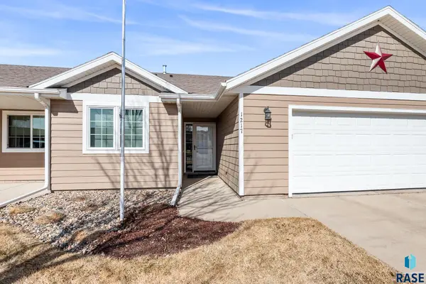 1217 N Lalley Ln, Sioux Falls, SD 57107
