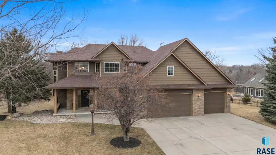 1601 S Sierra Cir, Sioux Falls, SD 57110 - #2