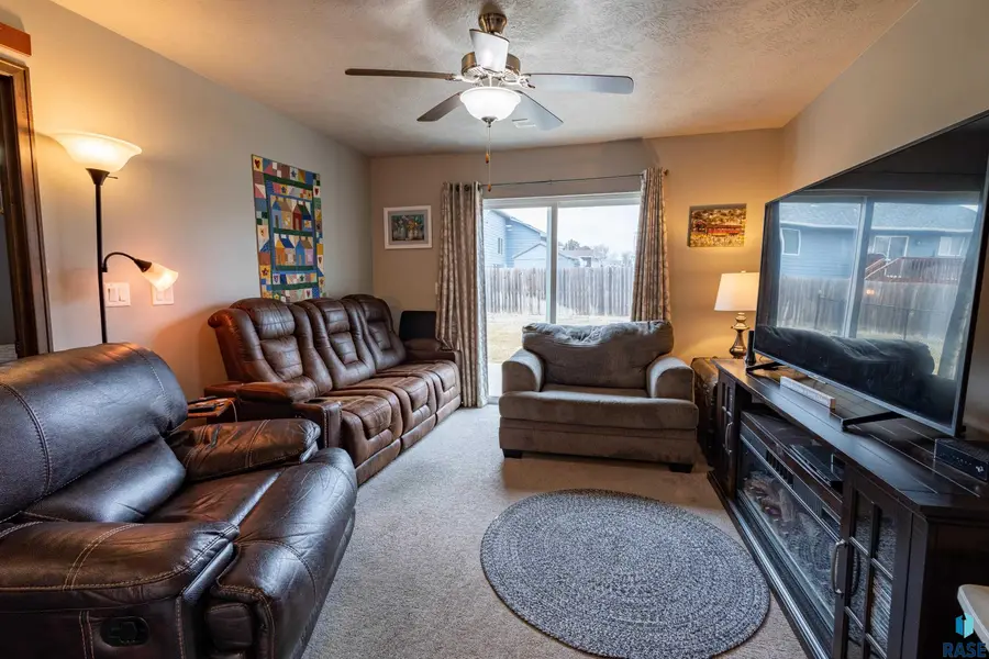 6500 W 6th Pl, Sioux Falls, SD 57107 - #2