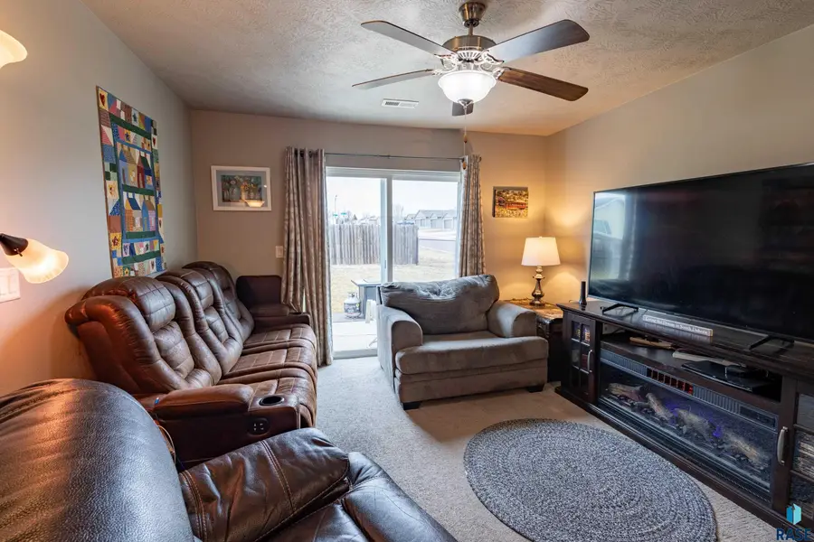 6500 W 6th Pl, Sioux Falls, SD 57107 - #3