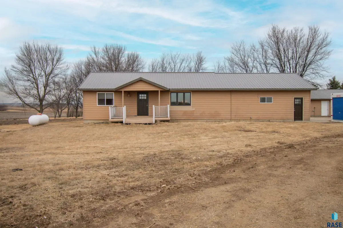47649 250th St, Garretson, SD 57030 - #1