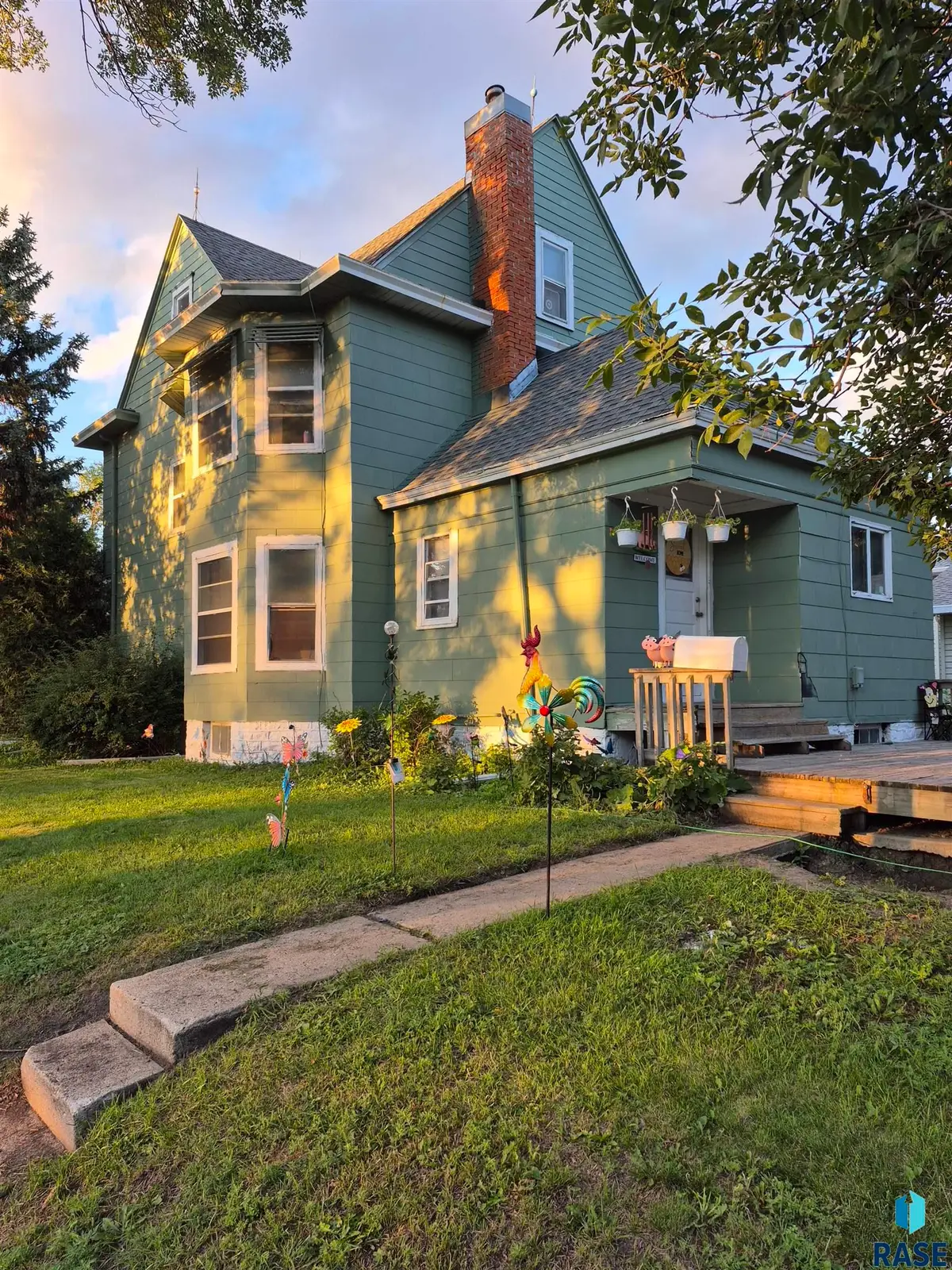 102 3rd St St Se, Pipestone, MN 56164 - #1