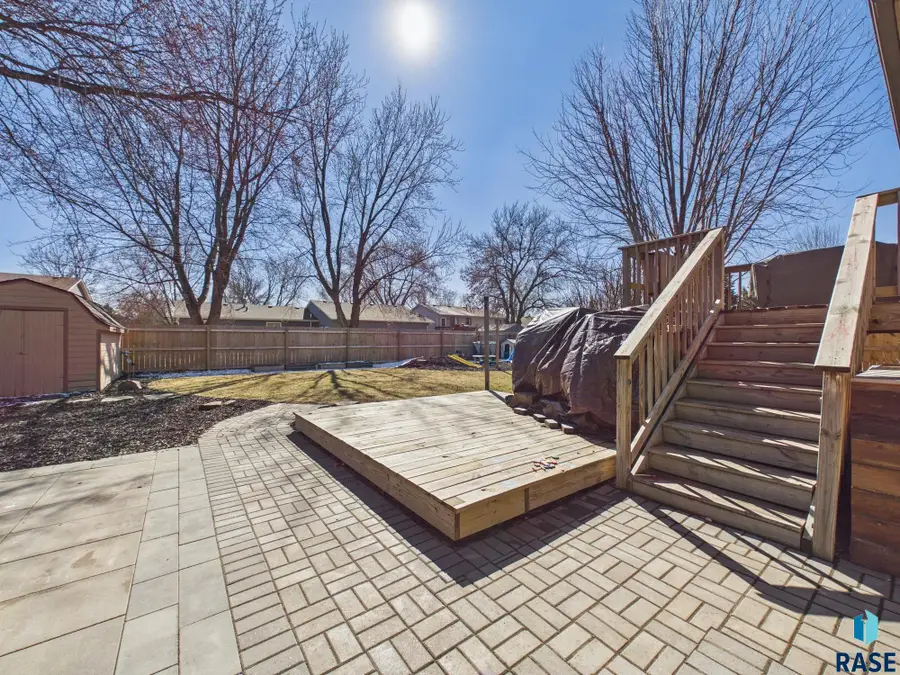 213 W Spruce St, Brandon, SD 57005 - #2