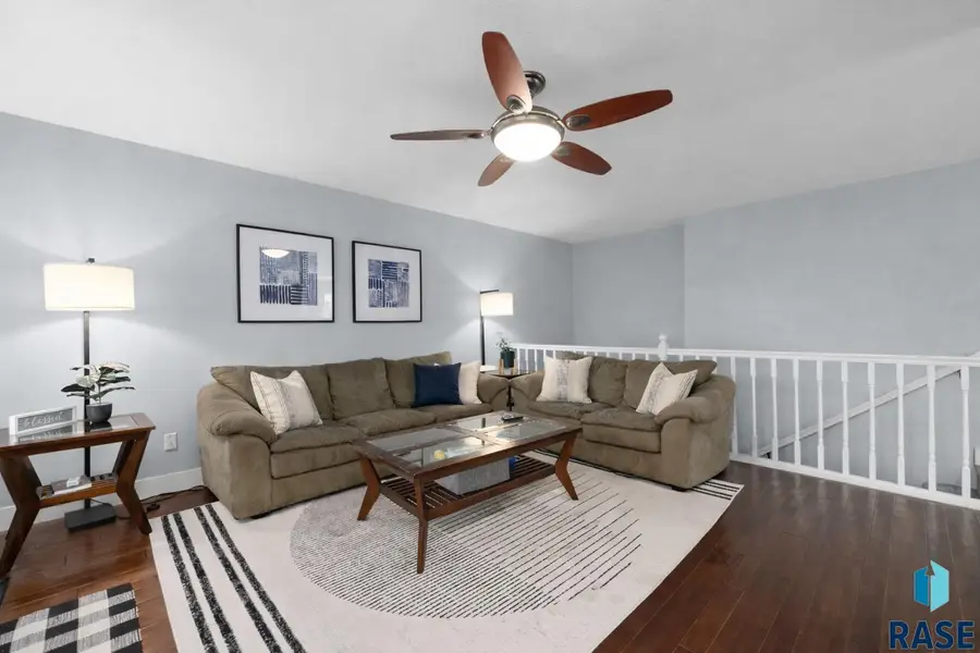 7505 S Peregrine Pl, Sioux Falls, SD 57108 - #3