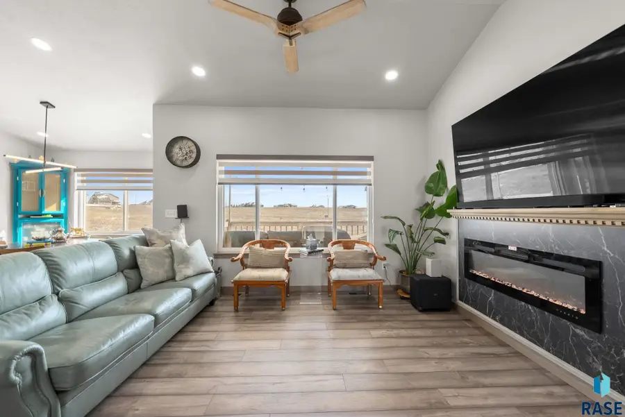 300 S Tumble Creek Ave, Sioux Falls, SD 57110 - #2